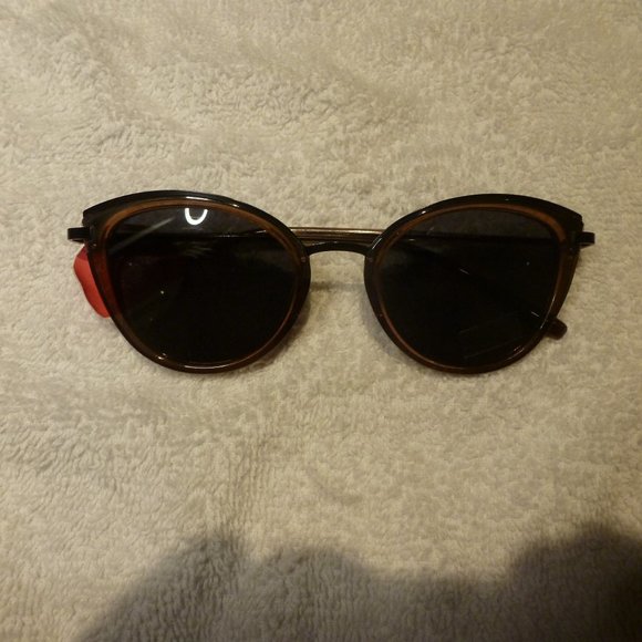 Pourquoi Pas: Abuja Sunglasses - Picture 3 of 6